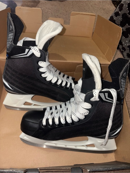 Bauer Nexus Pure Control Classic ice skates. main image 2